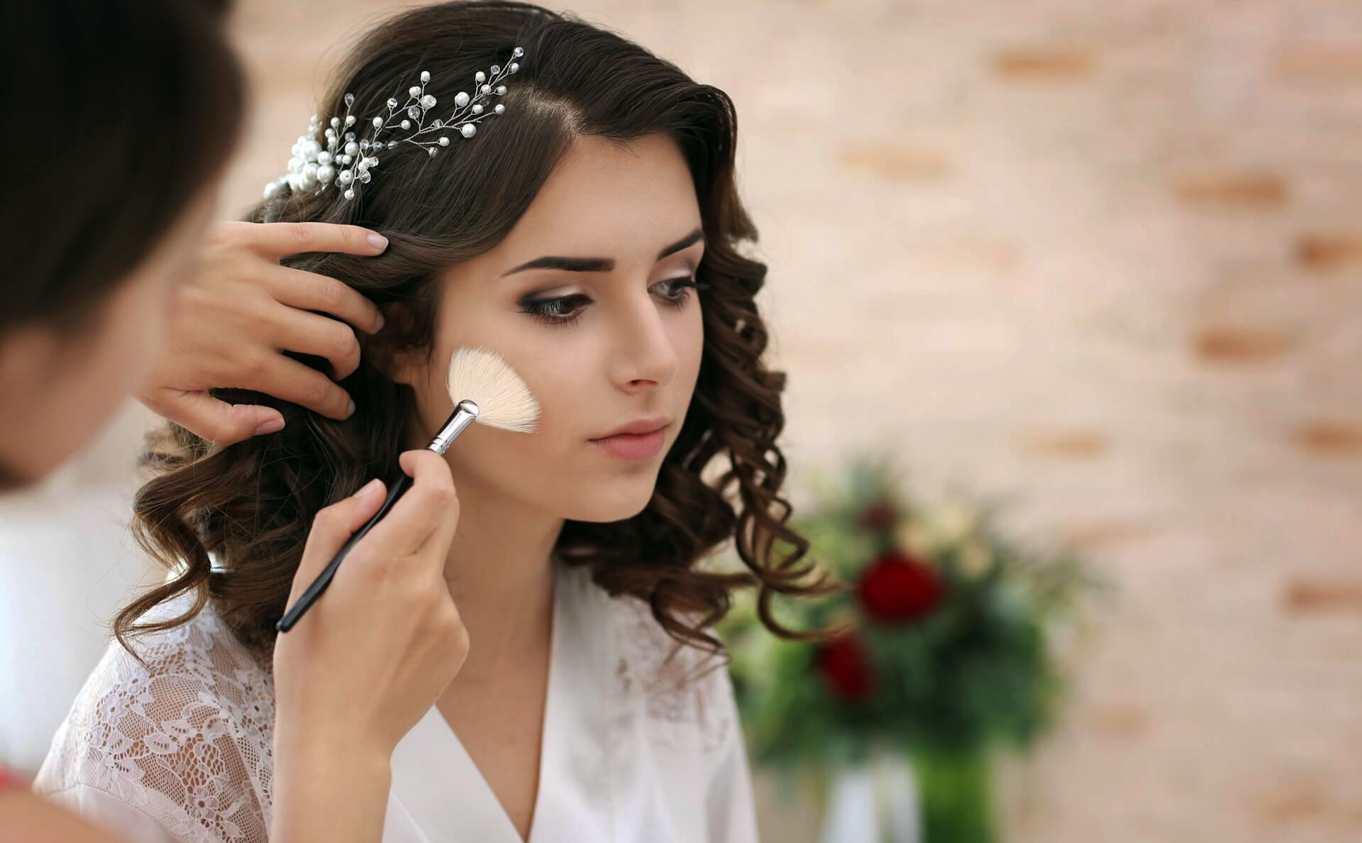 Organisation von Make-up und Frisur vor der Hochzeit